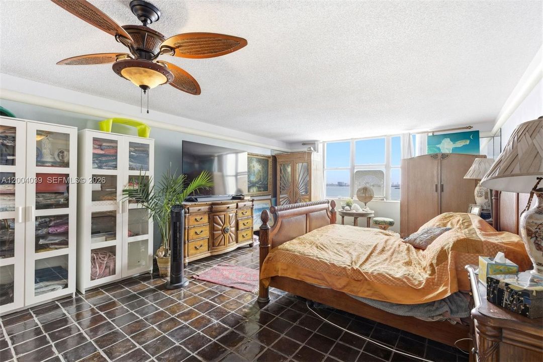 На продажу: $425,000 (2 спален, 3 ванн, 1950 Квадратных фут)