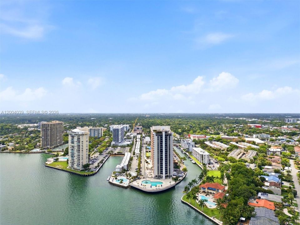 На продажу: $425,000 (2 спален, 3 ванн, 1950 Квадратных фут)
