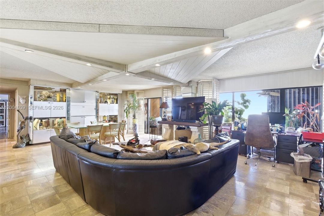 На продажу: $425,000 (2 спален, 3 ванн, 1950 Квадратных фут)