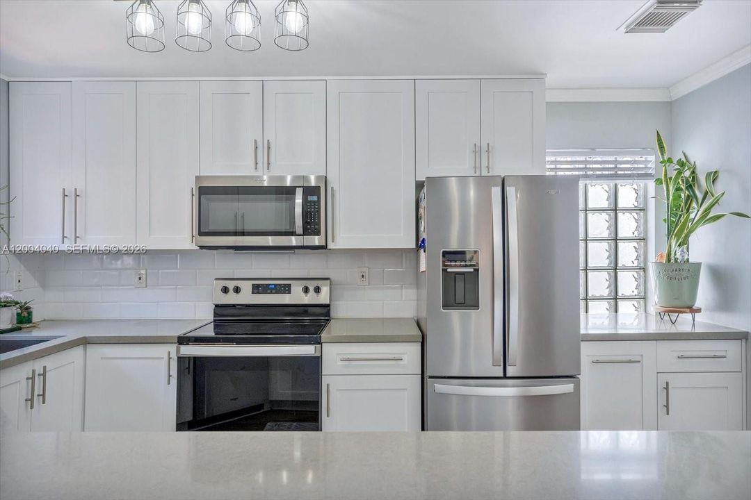 Active With Contract: $580,000 (3 beds, 2 baths, 1256 Square Feet)