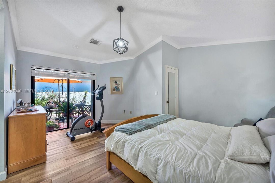 Active With Contract: $580,000 (3 beds, 2 baths, 1256 Square Feet)