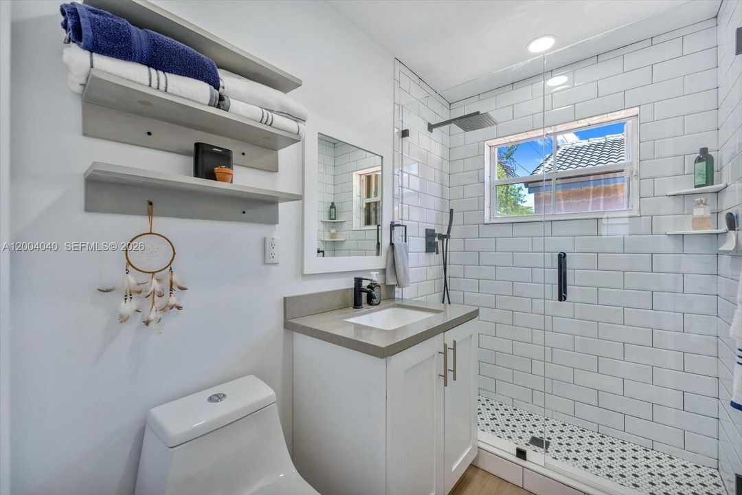 Active With Contract: $580,000 (3 beds, 2 baths, 1256 Square Feet)