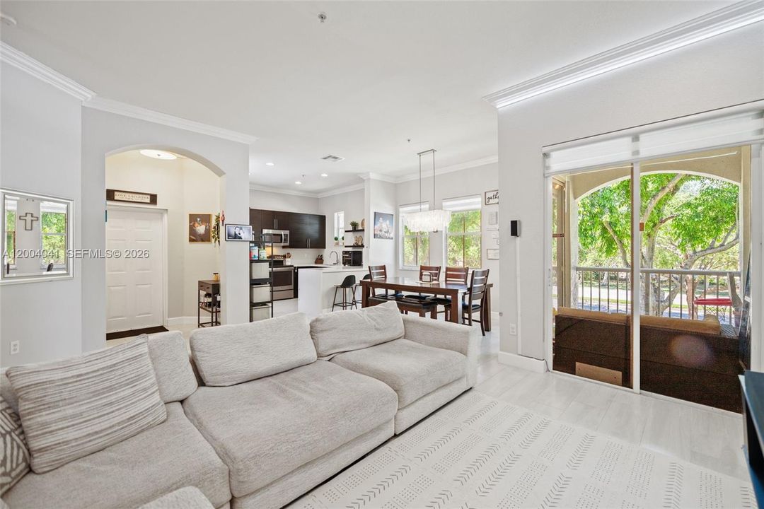 Active With Contract: $389,000 (3 beds, 2 baths, 1340 Square Feet)