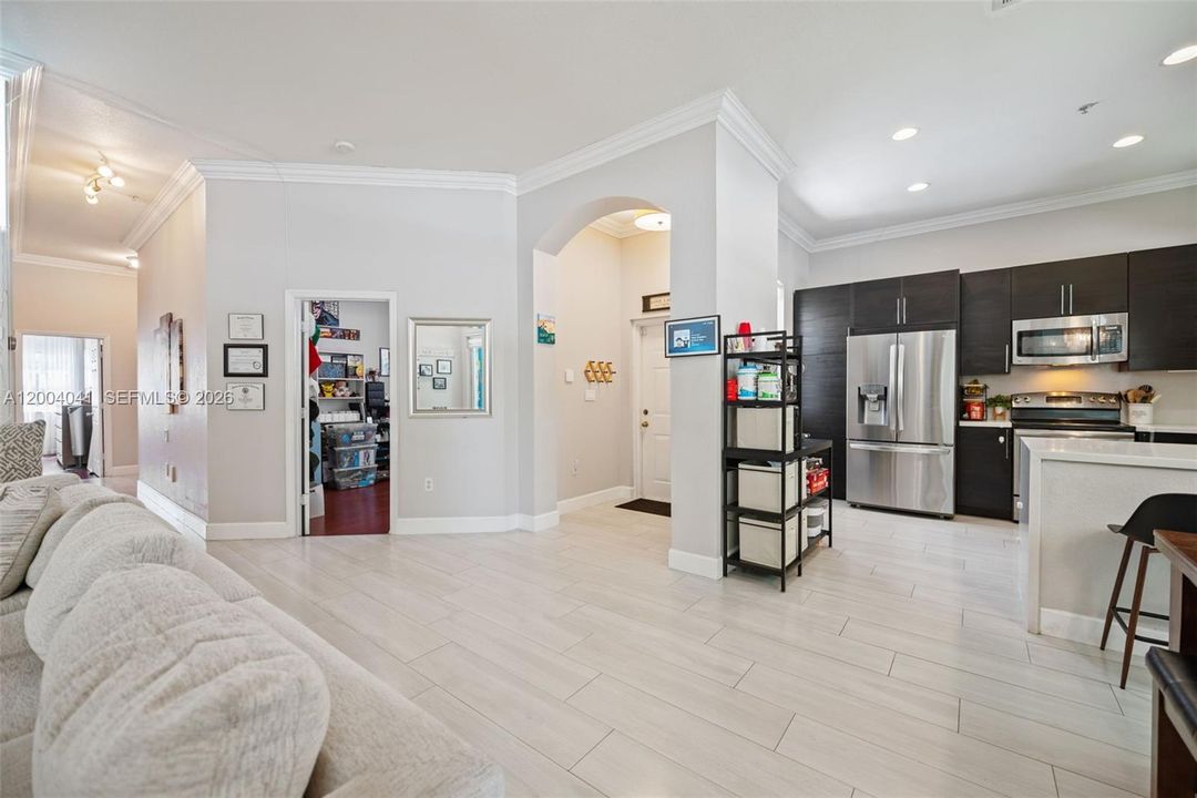 Active With Contract: $389,000 (3 beds, 2 baths, 1340 Square Feet)