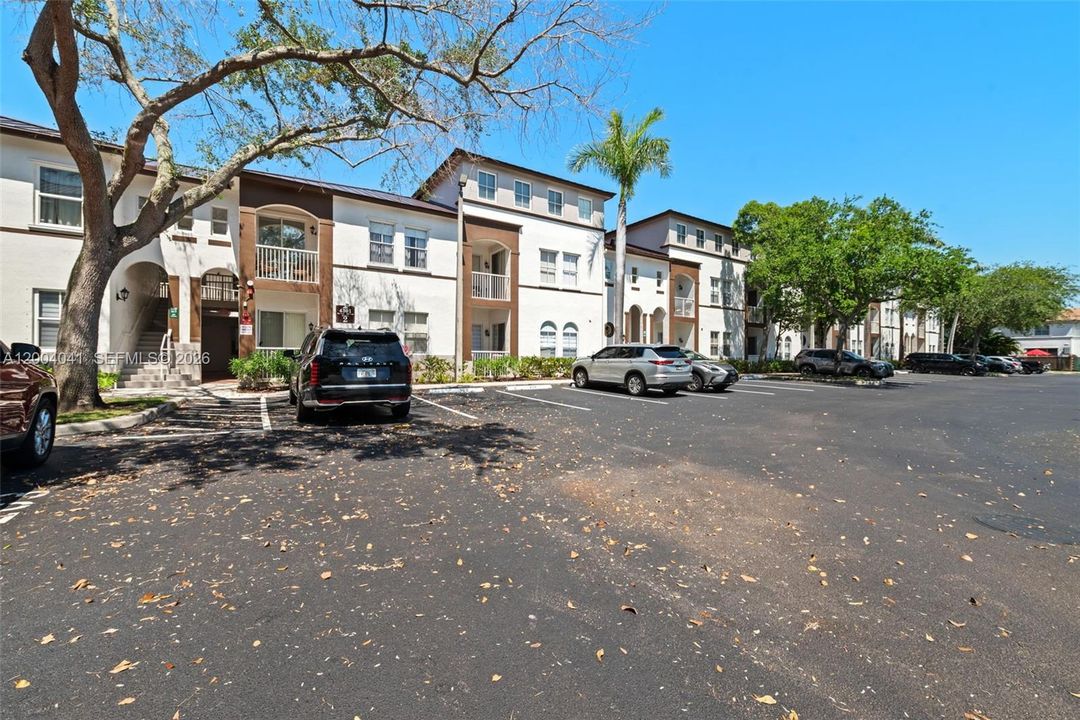 Active With Contract: $389,000 (3 beds, 2 baths, 1340 Square Feet)