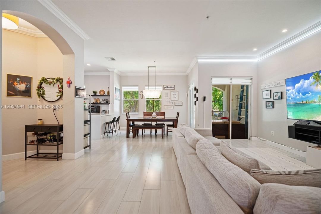 Active With Contract: $389,000 (3 beds, 2 baths, 1340 Square Feet)