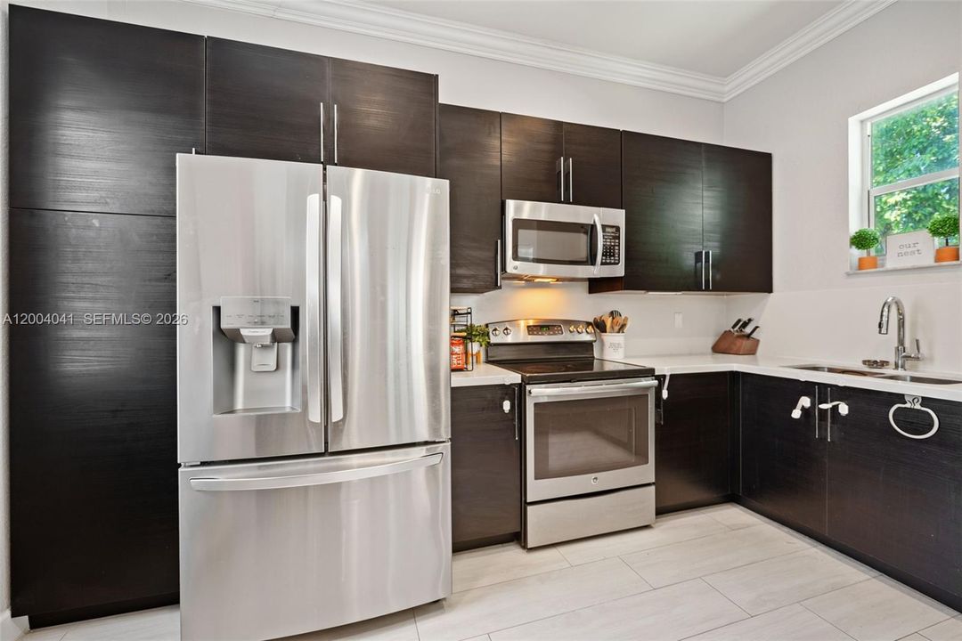 Active With Contract: $389,000 (3 beds, 2 baths, 1340 Square Feet)