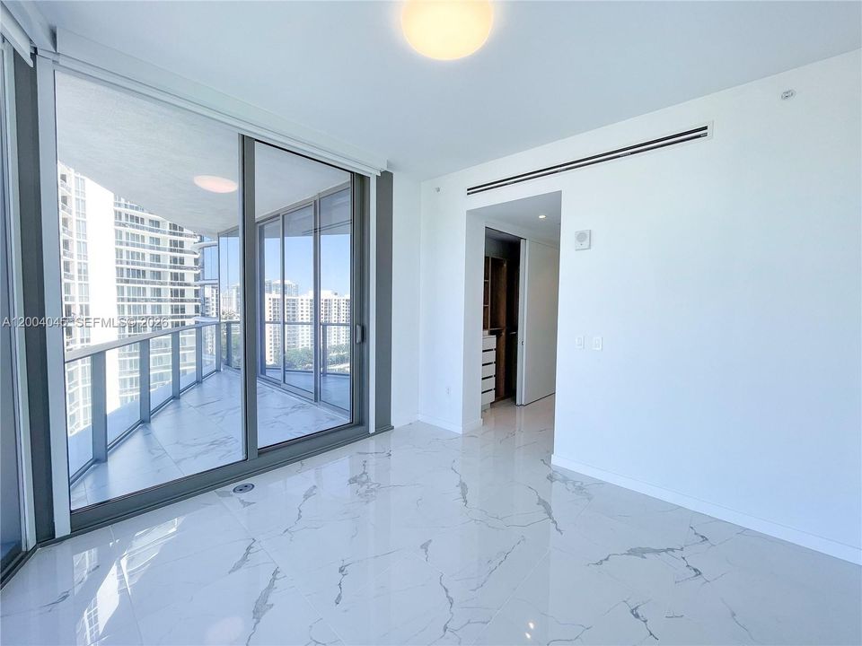 В аренду: $34,000 (4 спален, 5 ванн, 3204 Квадратных фут)