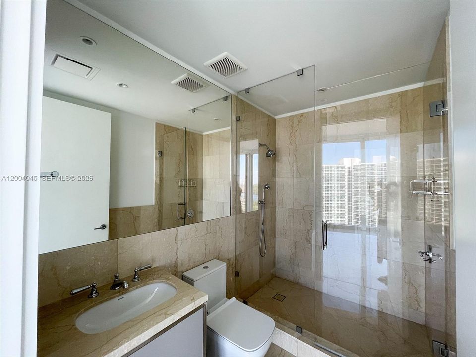 В аренду: $34,000 (4 спален, 5 ванн, 3204 Квадратных фут)