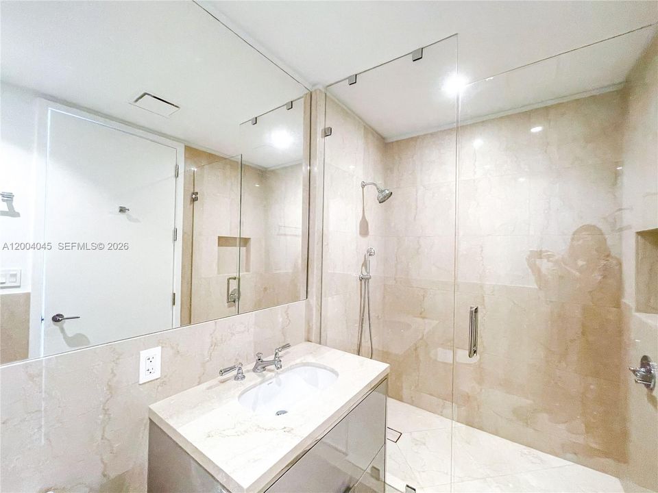 В аренду: $34,000 (4 спален, 5 ванн, 3204 Квадратных фут)