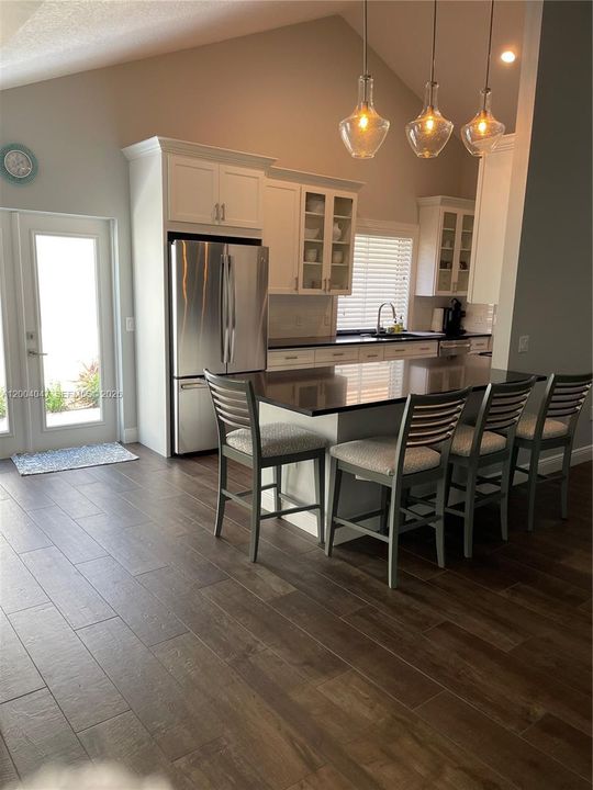 For Rent: $9,500 (3 beds, 2 baths, 2250 Square Feet)