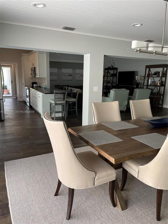 For Rent: $9,500 (3 beds, 2 baths, 2250 Square Feet)
