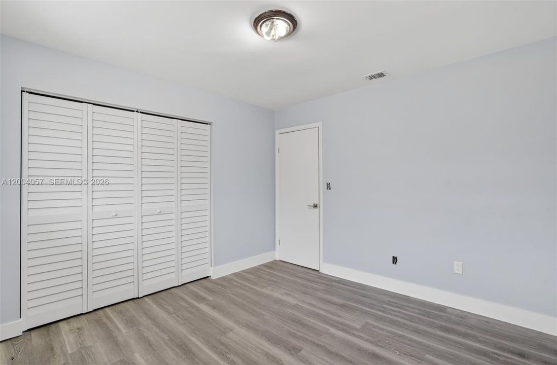 Vendido Recientemente: $299,900 (2 camas, 1 baños, 924 Pies cuadrados)