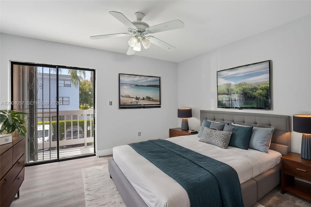 Vendido Recientemente: $299,900 (2 camas, 1 baños, 924 Pies cuadrados)