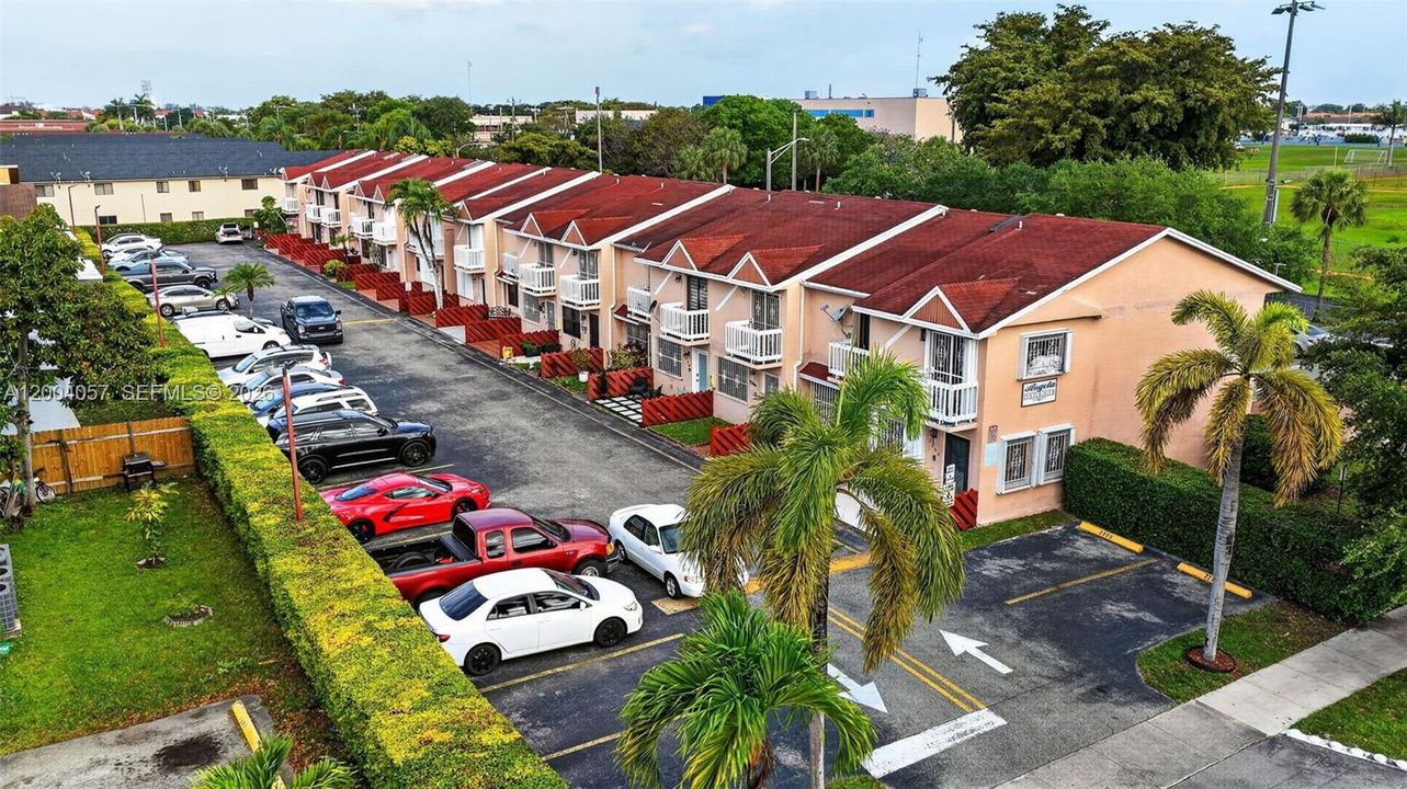 Vendido Recientemente: $299,900 (2 camas, 1 baños, 924 Pies cuadrados)