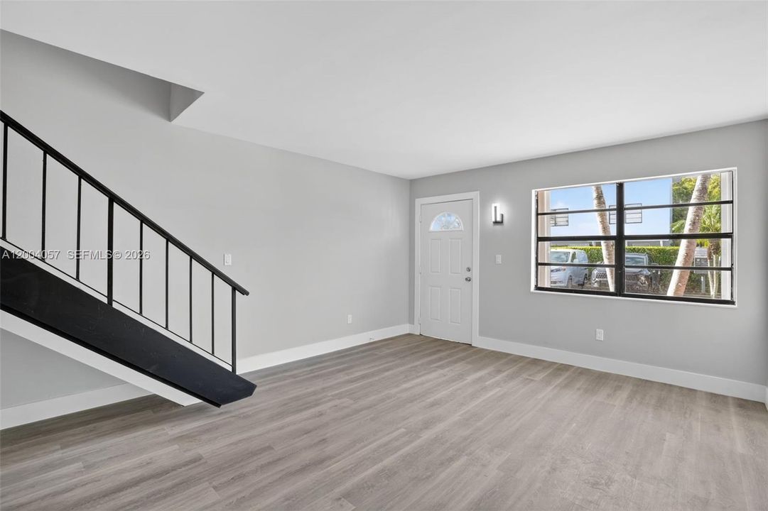 Vendido Recientemente: $299,900 (2 camas, 1 baños, 924 Pies cuadrados)