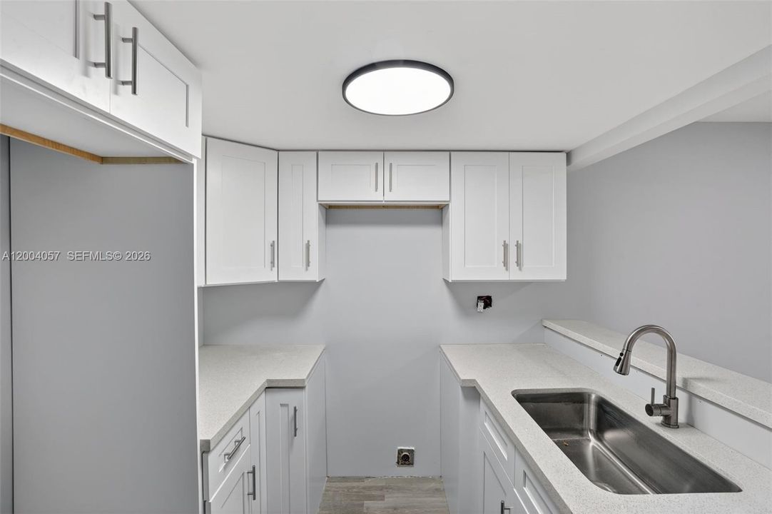 Vendido Recientemente: $299,900 (2 camas, 1 baños, 924 Pies cuadrados)
