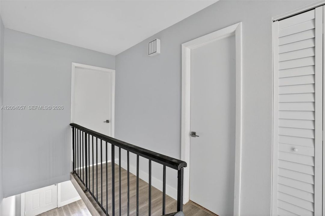 Vendido Recientemente: $299,900 (2 camas, 1 baños, 924 Pies cuadrados)