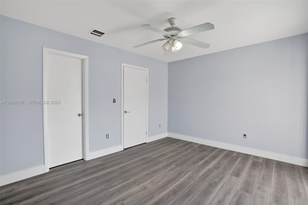 Vendido Recientemente: $299,900 (2 camas, 1 baños, 924 Pies cuadrados)