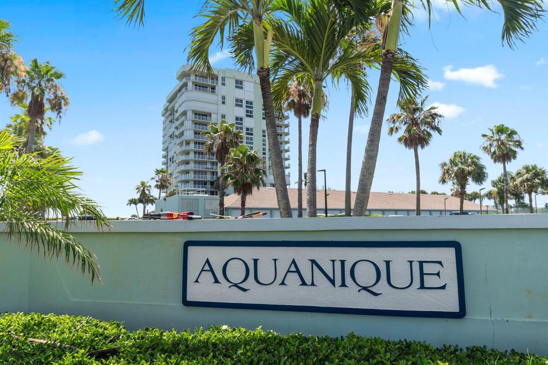 Aquanique Ocean Club
