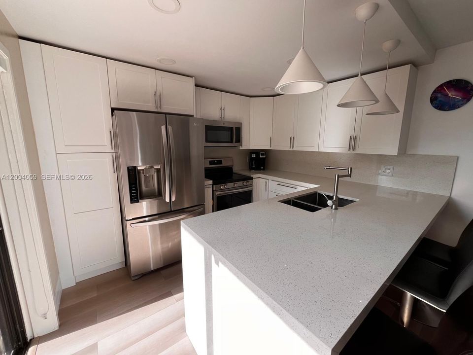 Activo con contrato: $459,900 (3 camas, 2 baños, 1654 Pies cuadrados)