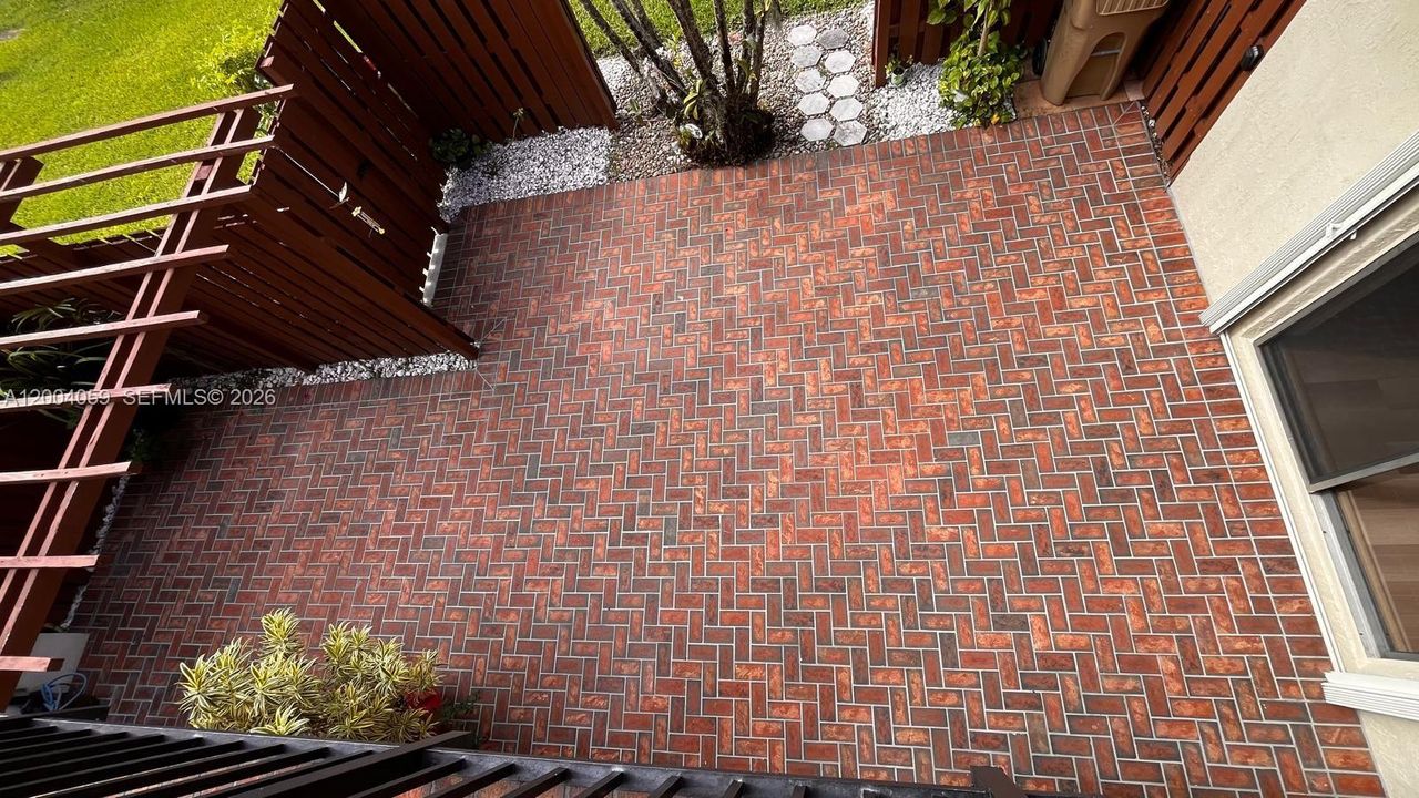 Activo con contrato: $459,900 (3 camas, 2 baños, 1654 Pies cuadrados)
