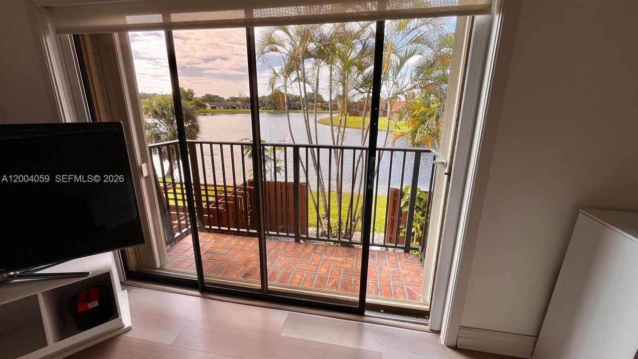 Activo con contrato: $459,900 (3 camas, 2 baños, 1654 Pies cuadrados)