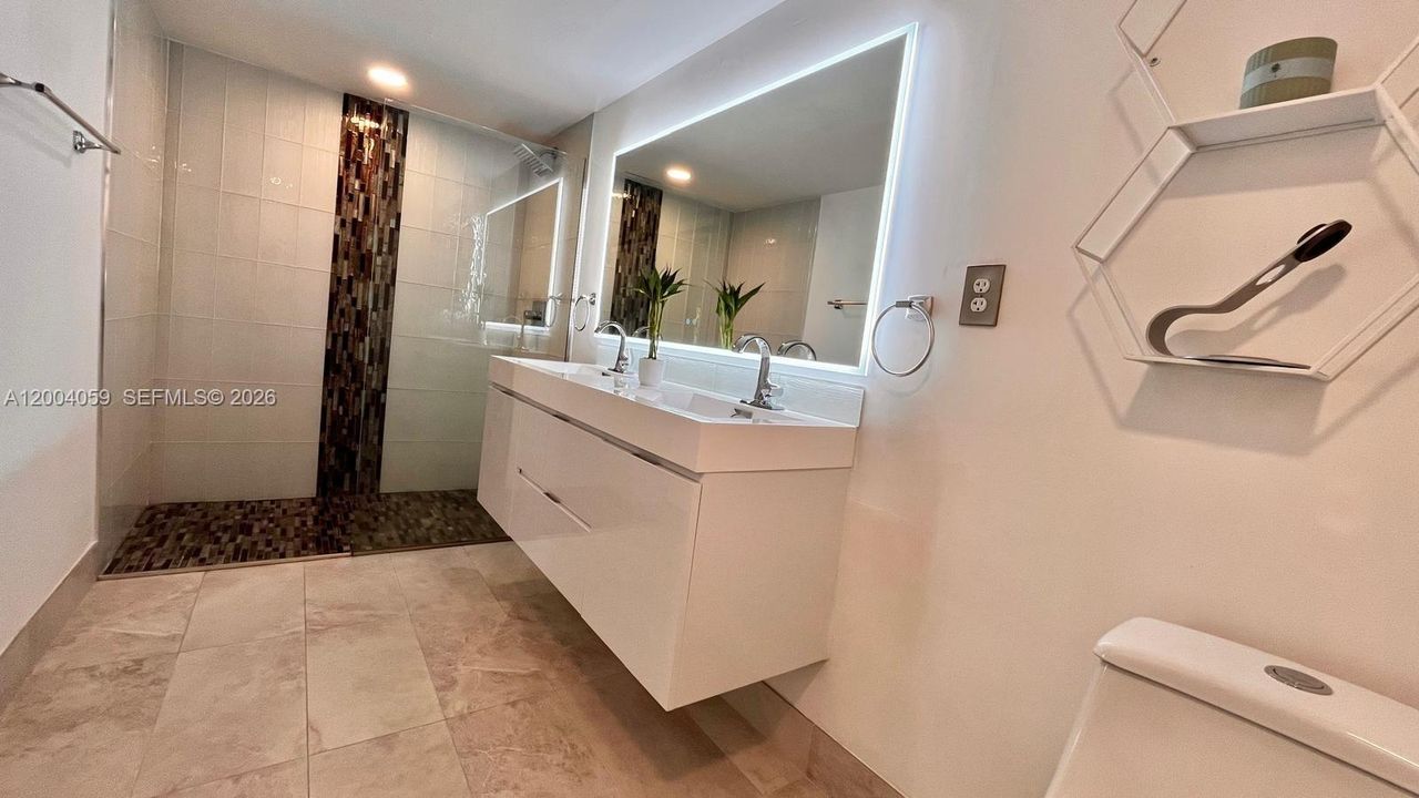 Activo con contrato: $459,900 (3 camas, 2 baños, 1654 Pies cuadrados)