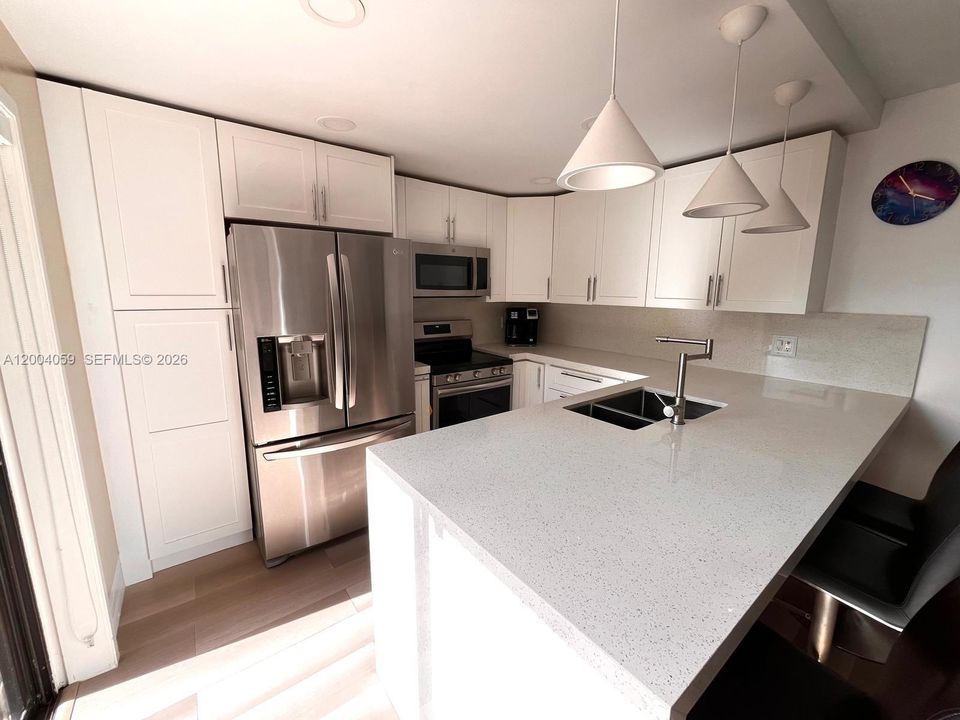Activo con contrato: $459,900 (3 camas, 2 baños, 1654 Pies cuadrados)