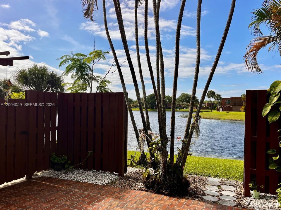 Activo con contrato: $459,900 (3 camas, 2 baños, 1654 Pies cuadrados)