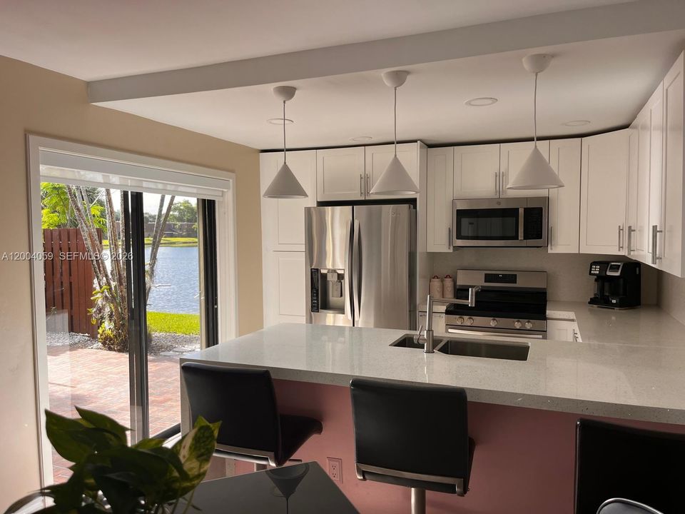 Activo con contrato: $459,900 (3 camas, 2 baños, 1654 Pies cuadrados)