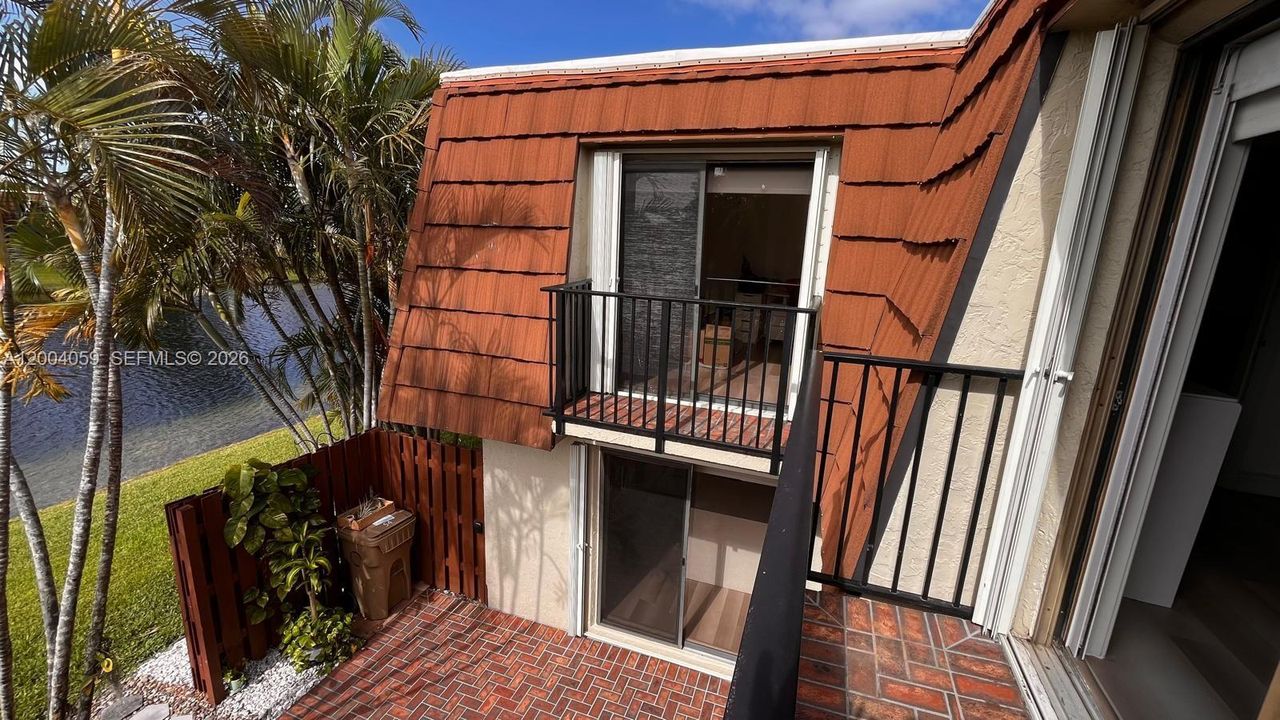 Activo con contrato: $459,900 (3 camas, 2 baños, 1654 Pies cuadrados)