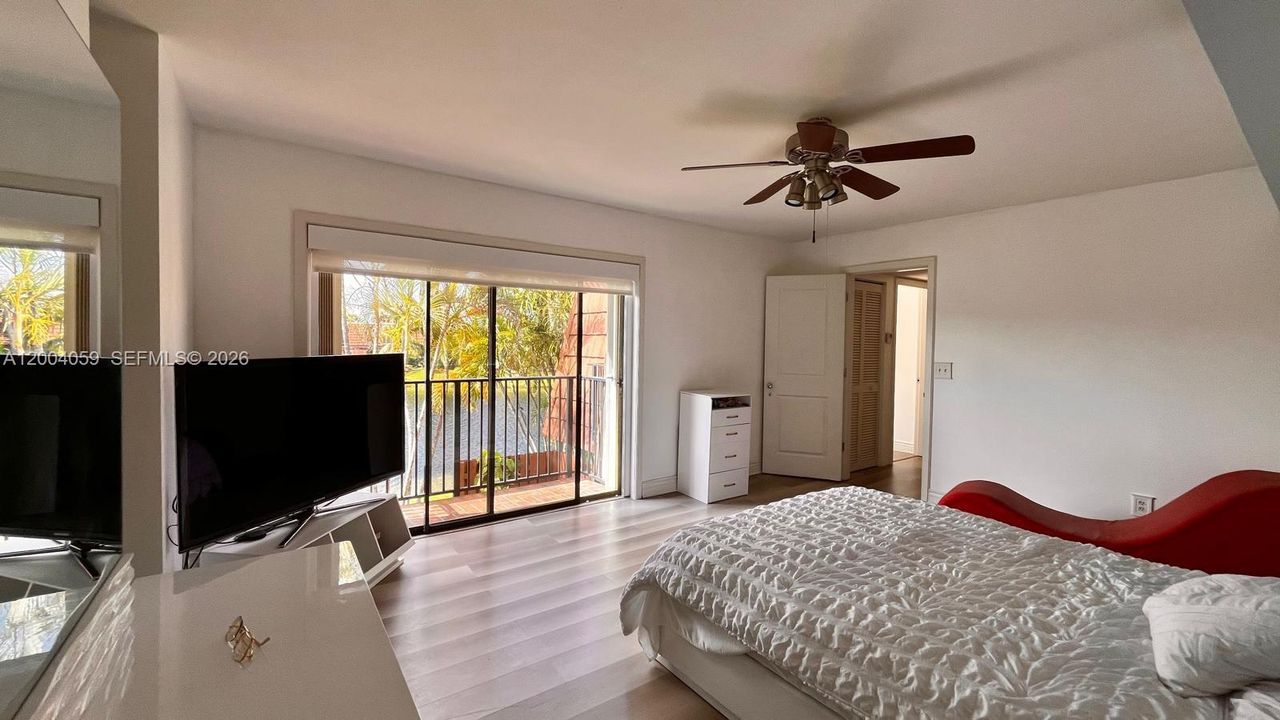 Activo con contrato: $459,900 (3 camas, 2 baños, 1654 Pies cuadrados)