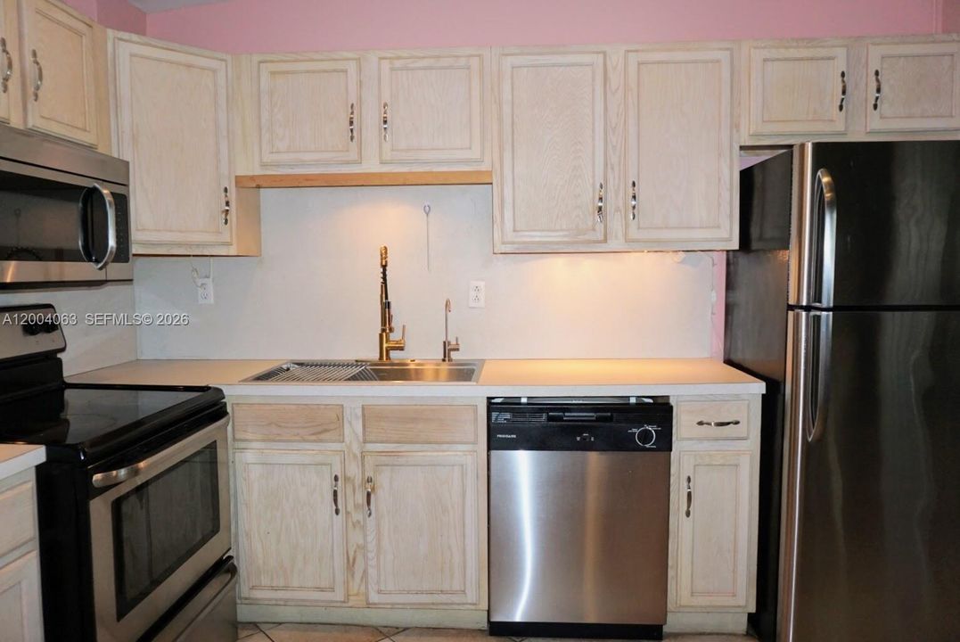 На продажу: $760,000 (3 спален, 3 ванн, 1517 Квадратных фут)