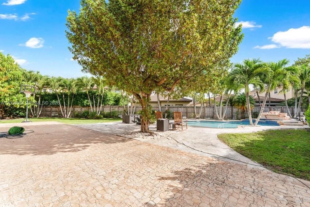 На продажу: $1,130,000 (5 спален, 3 ванн, 2981 Квадратных фут)