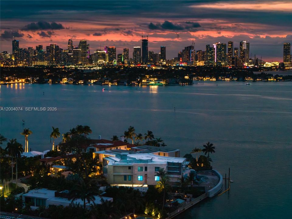 For Sale: $85,000,000 (8 beds, 9 baths, 10385 Square Feet)