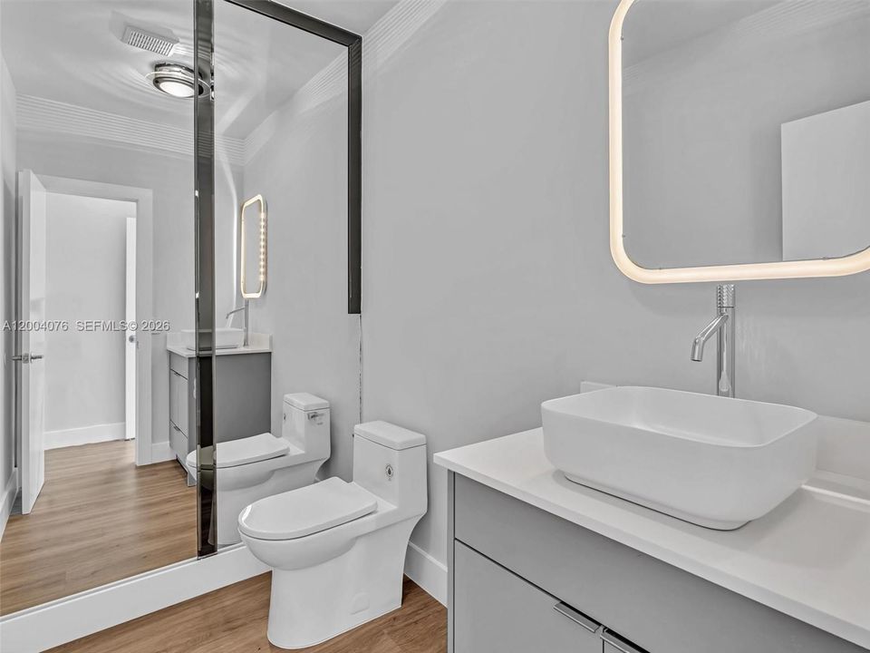 Activo con contrato: $16,750 (5 camas, 5 baños, 3908 Pies cuadrados)