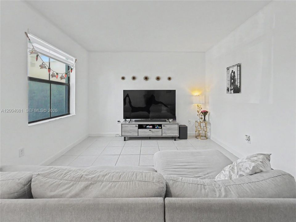 For Sale: $469,999 (3 beds, 2 baths, 1330 Square Feet)