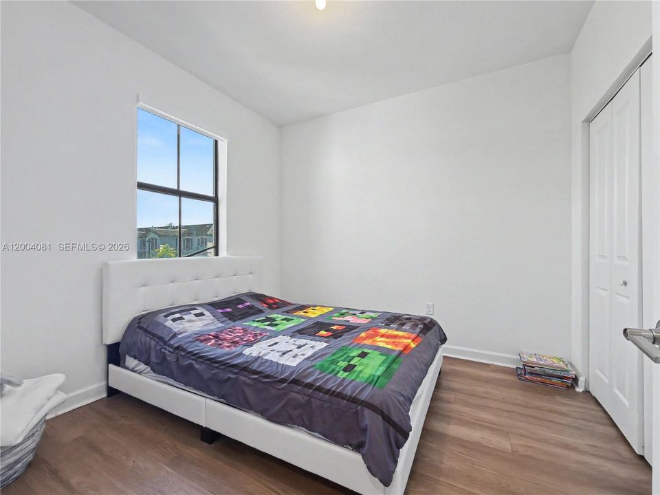 For Sale: $469,999 (3 beds, 2 baths, 1330 Square Feet)