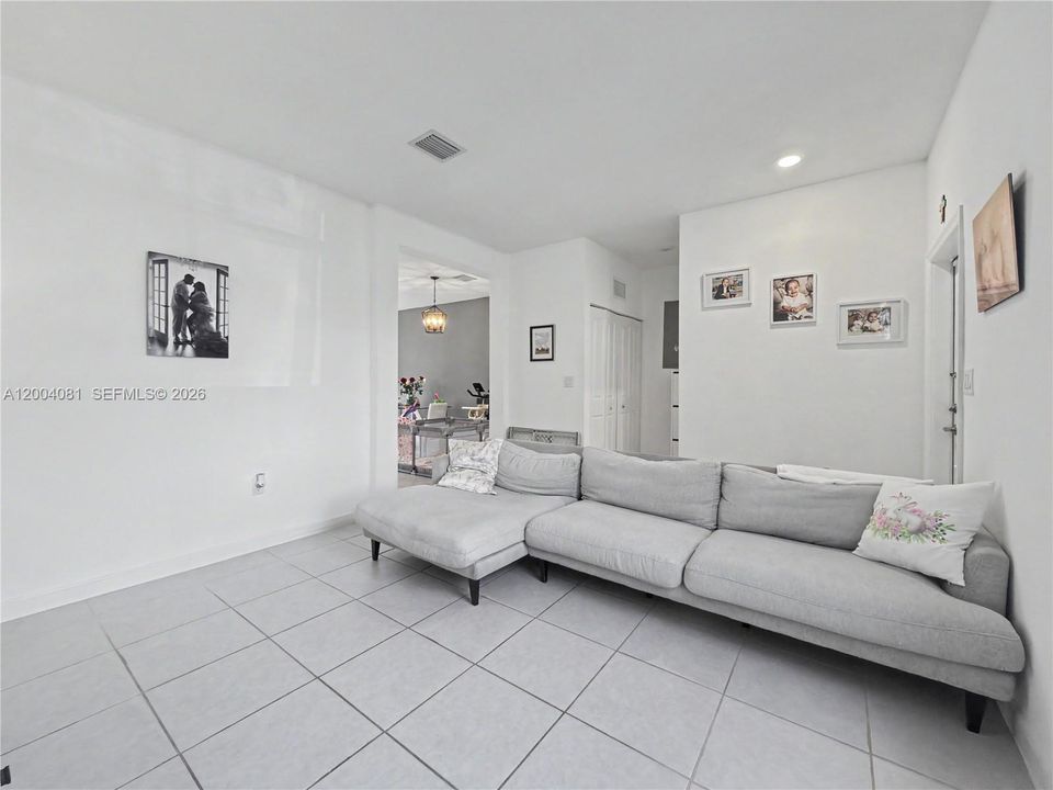 For Sale: $469,999 (3 beds, 2 baths, 1330 Square Feet)