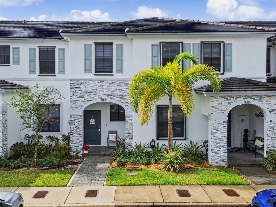 For Sale: $469,999 (3 beds, 2 baths, 1330 Square Feet)