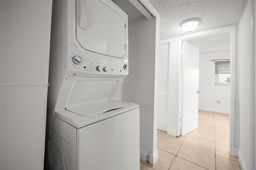 На продажу: $307,000 (3 спален, 2 ванн, 1190 Квадратных фут)
