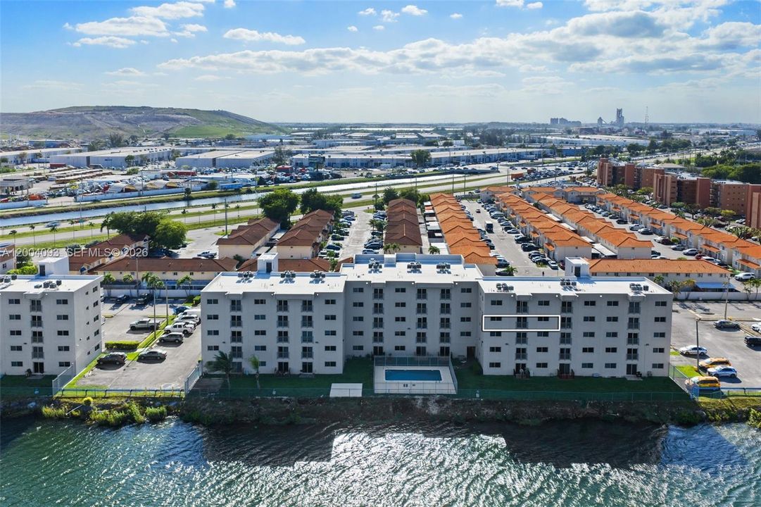 На продажу: $307,000 (3 спален, 2 ванн, 1190 Квадратных фут)