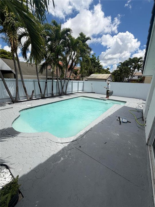 Activo con contrato: $800,000 (3 camas, 2 baños, 1686 Pies cuadrados)