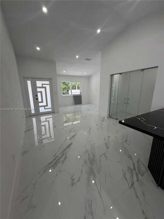 Activo con contrato: $800,000 (3 camas, 2 baños, 1686 Pies cuadrados)