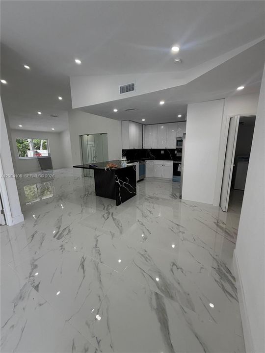 Activo con contrato: $800,000 (3 camas, 2 baños, 1686 Pies cuadrados)