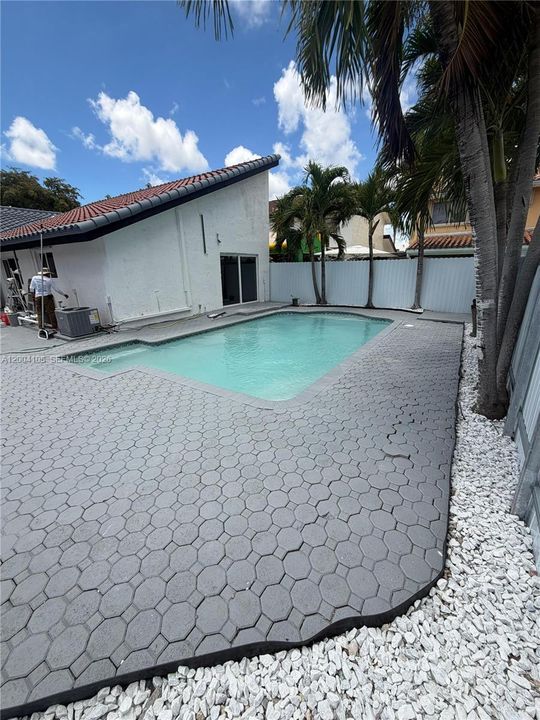 Activo con contrato: $800,000 (3 camas, 2 baños, 1686 Pies cuadrados)