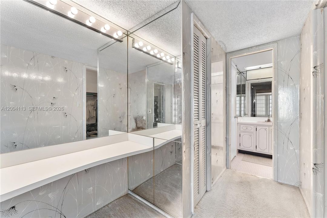 На продажу: $125,000 (1 спален, 1 ванн, 852 Квадратных фут)