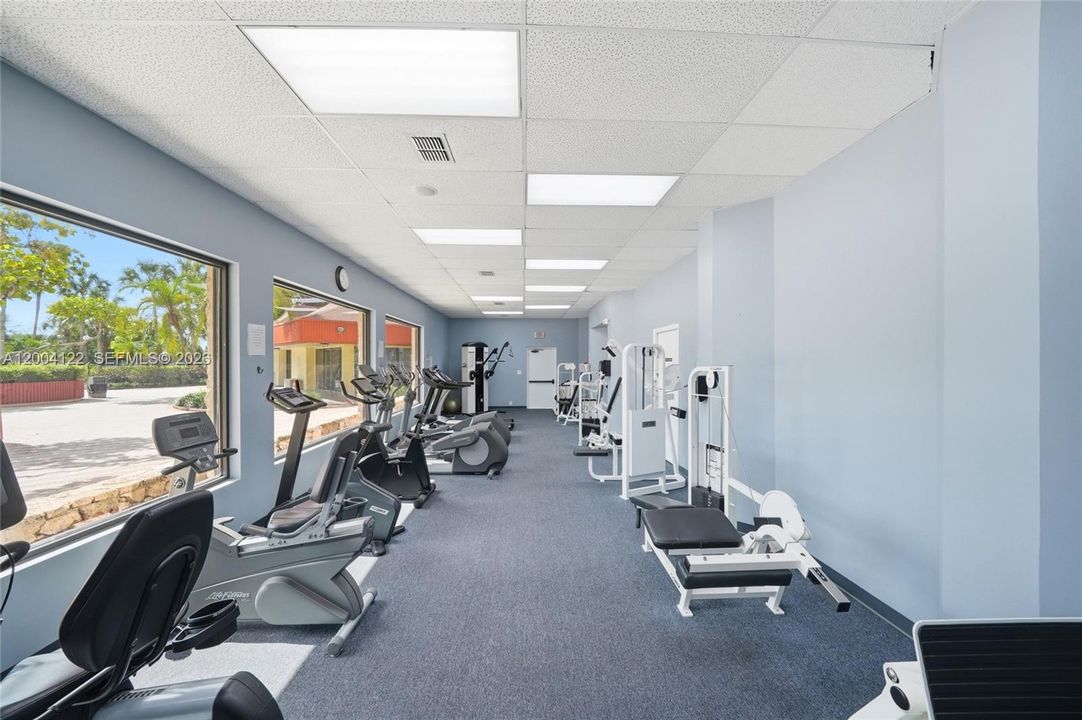 For Sale: $85,000 (1 beds, 1 baths, 720 Square Feet)