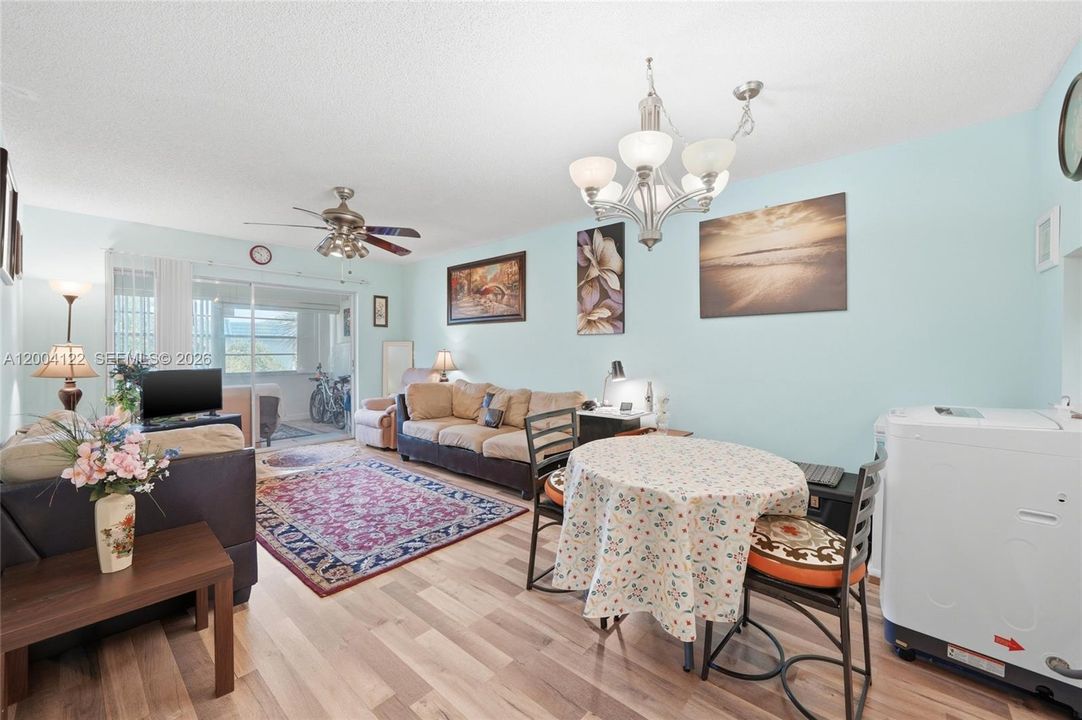 For Sale: $85,000 (1 beds, 1 baths, 720 Square Feet)